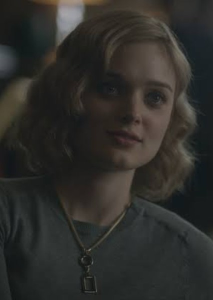 Bella Heathcote photo