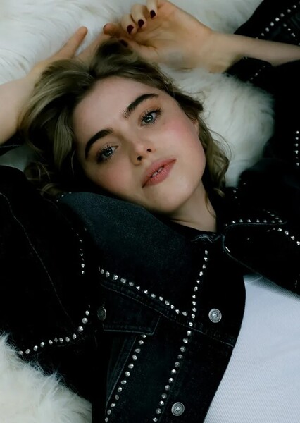 Bella Maclean photo