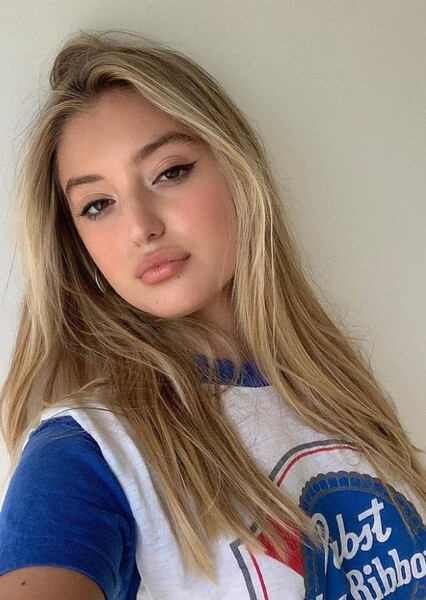 Bella Podaras photo