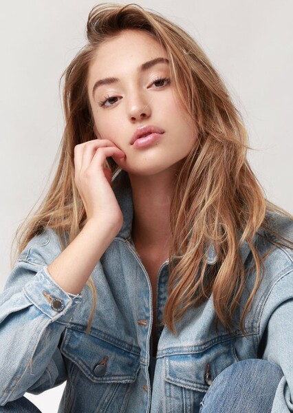 Bella Podaras photo
