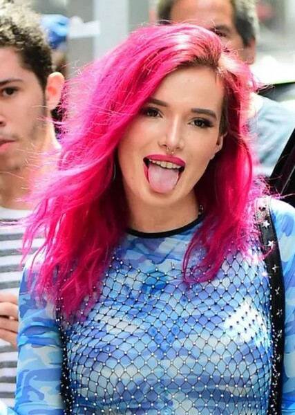 Bella Thorne photo
