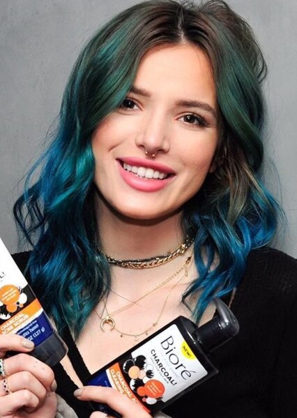 Bella Thorne photo