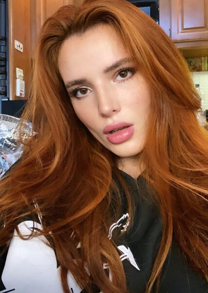 Bella Thorne photo