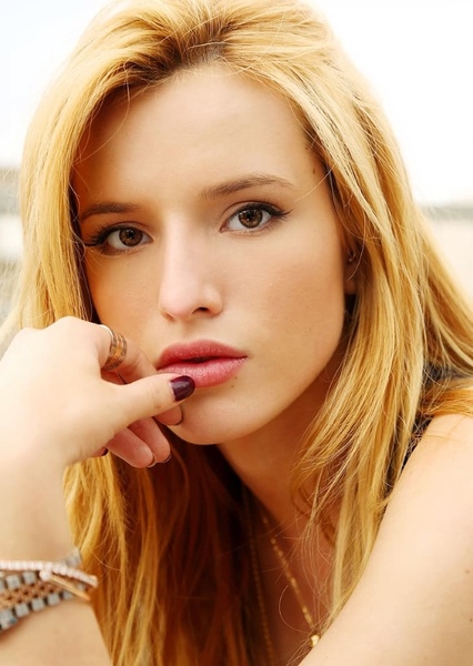 Bella Thorne photo