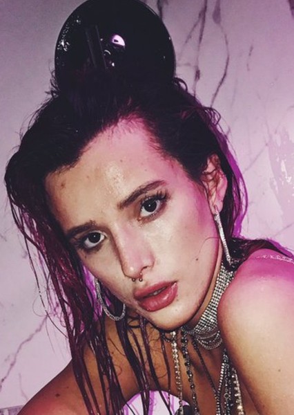 Bella Thorne photo