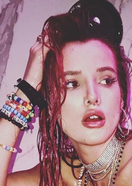 Bella Thorne photo