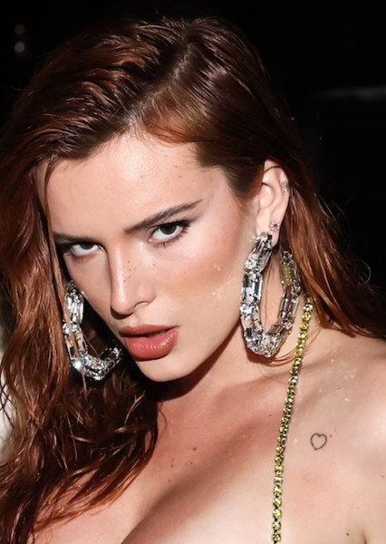 Bella Thorne photo