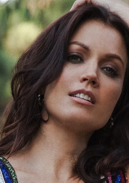 Bellamy Young photo
