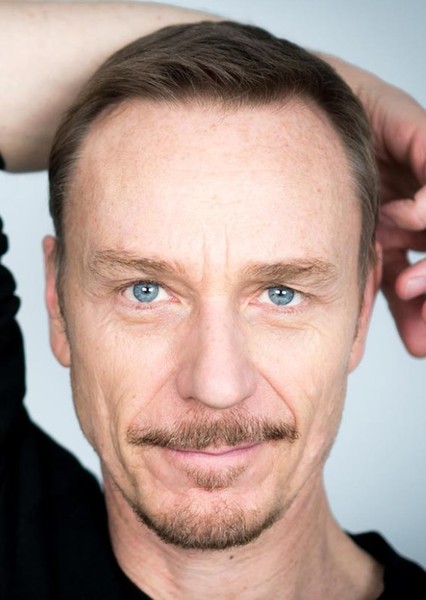 Ben Daniels photo