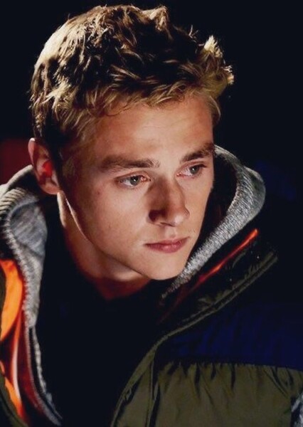Ben Hardy photo