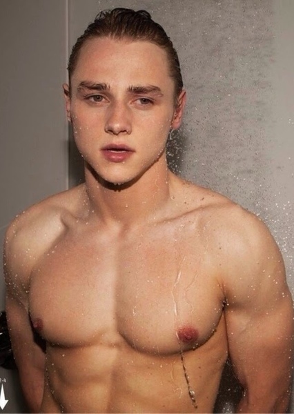 Ben Hardy photo
