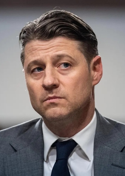 Ben McKenzie photo