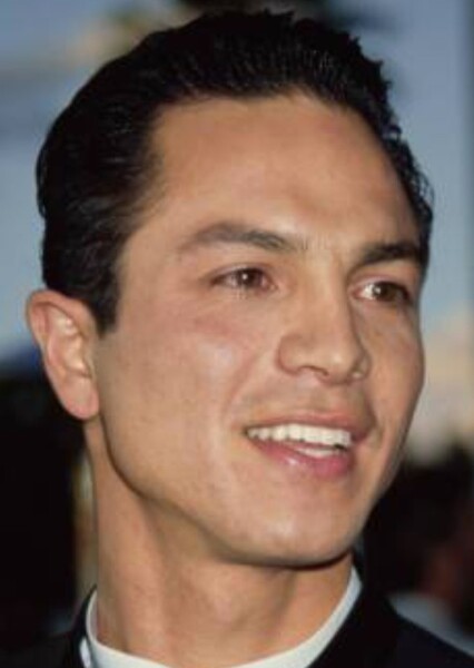 Benjamin Bratt photo