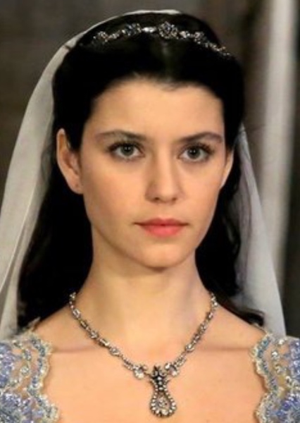 Beren Saat photo