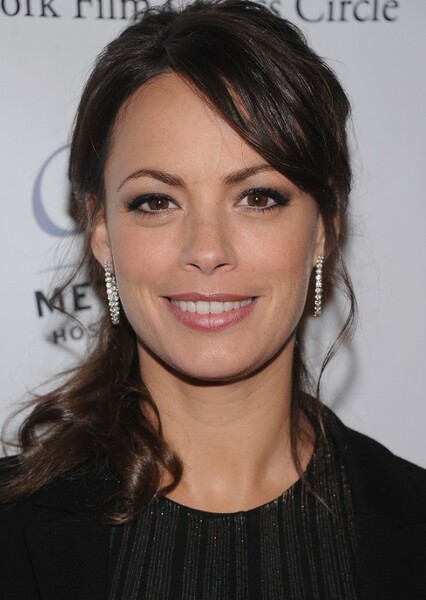 Bérénice Bejo as Captain Loreley King in Alien: Remus