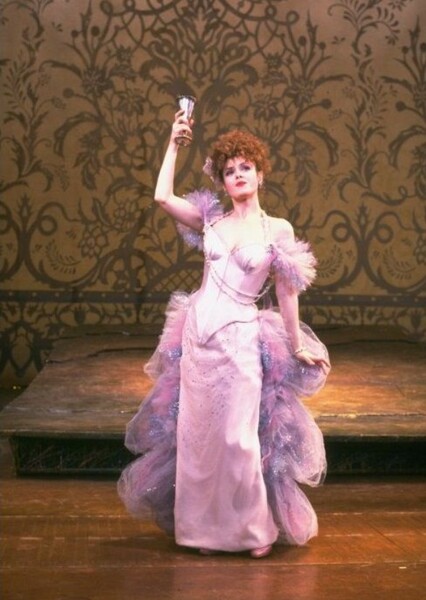 Bernadette Peters photo