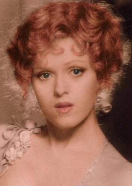Bernadette Peters photo