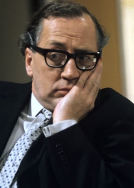 Bernard Hepton photo