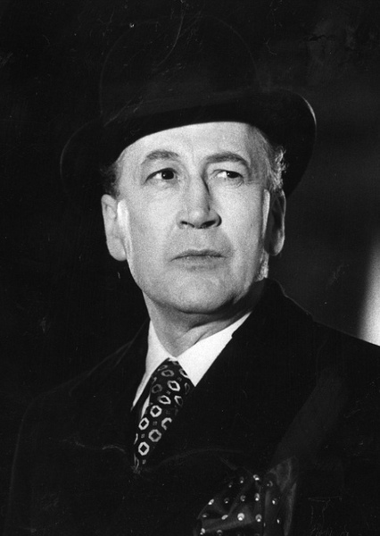 Bernard Hepton photo