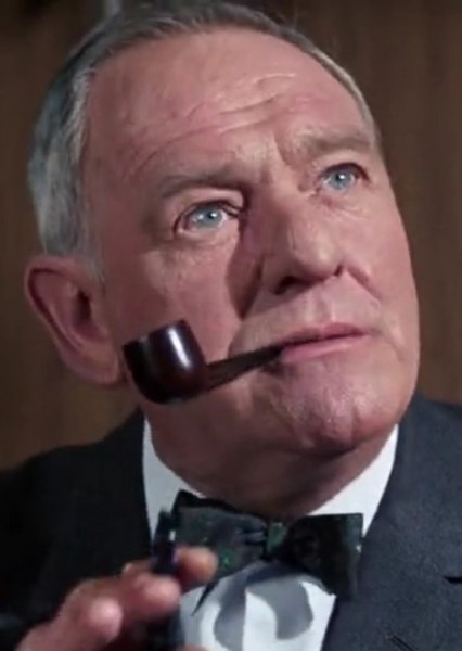 Bernard Lee