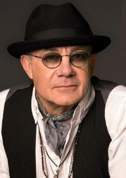 Bernie Taupin