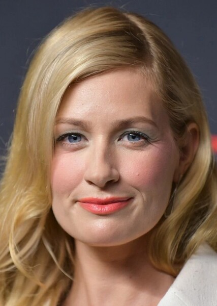 Beth Behrs photo
