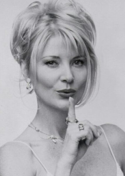 Beth Broderick photo