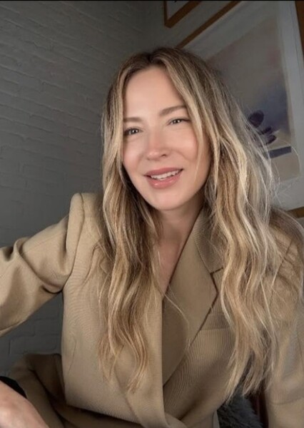 Beth Riesgraf photo