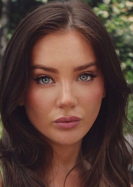 Bethany Lily photo