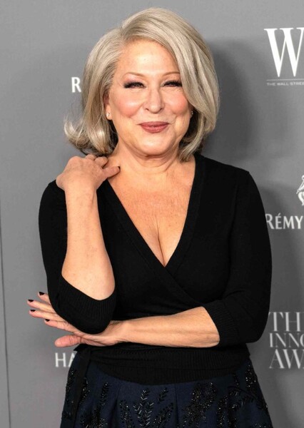 Bette Midler photo