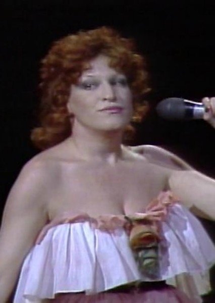 Bette Midler photo