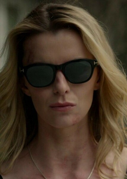 Betty Gilpin