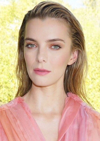 Betty Gilpin photo