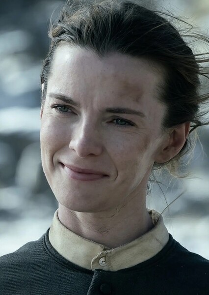 Betty Gilpin photo