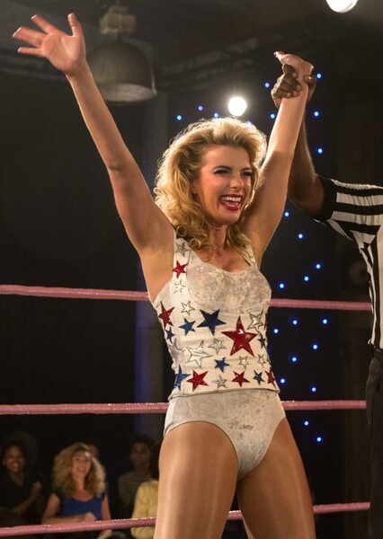 Betty Gilpin photo
