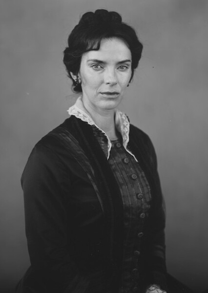 Betty Gilpin photo