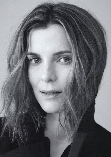 Betty Gilpin photo