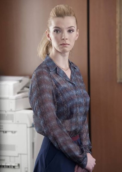 Betty Gilpin