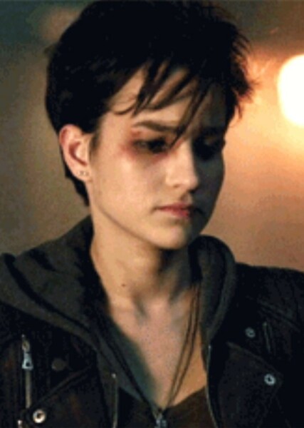Bex Taylor-Klaus photo