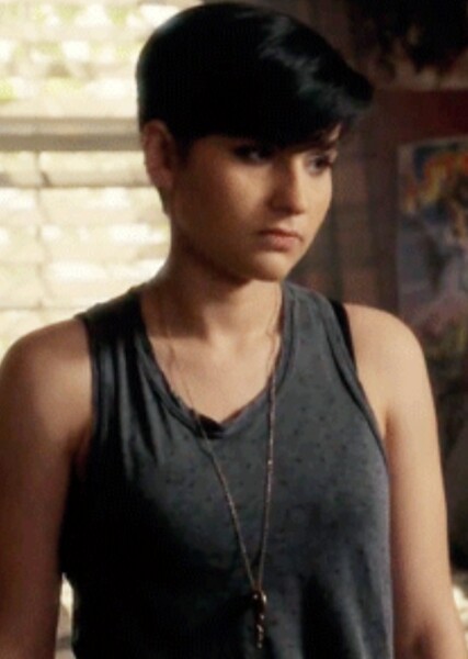 Bex Taylor-Klaus photo