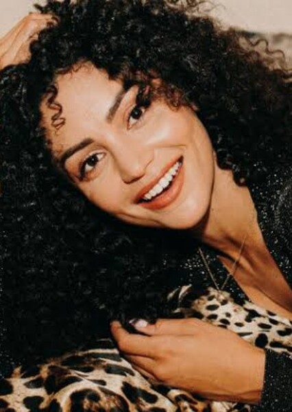 Bianca Santos photo