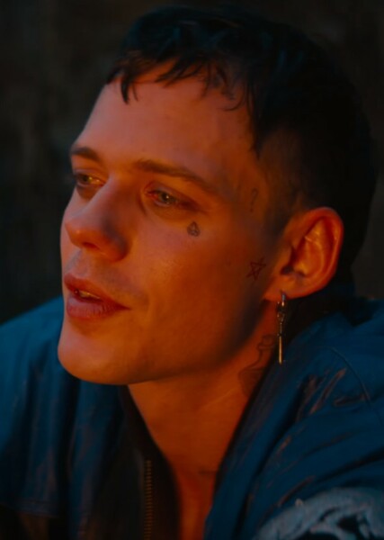 Bill Skarsgård photo