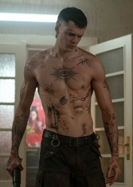 Bill Skarsgård photo