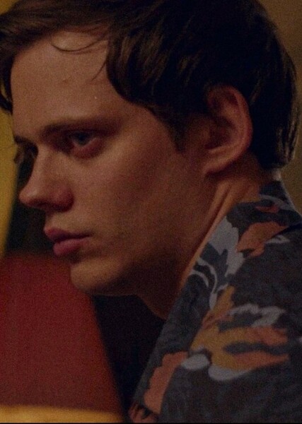 Bill Skarsgård photo