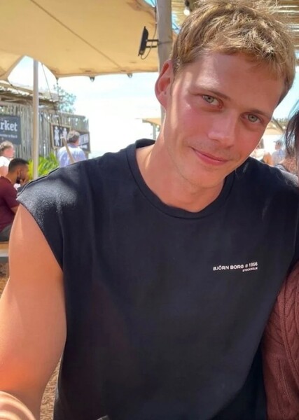 Bill Skarsgård photo