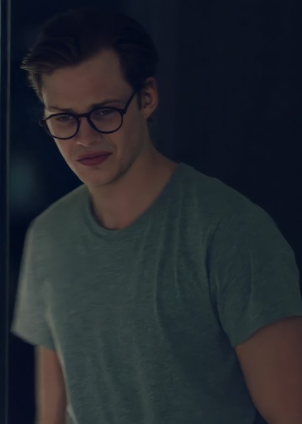 Bill Skarsgård photo