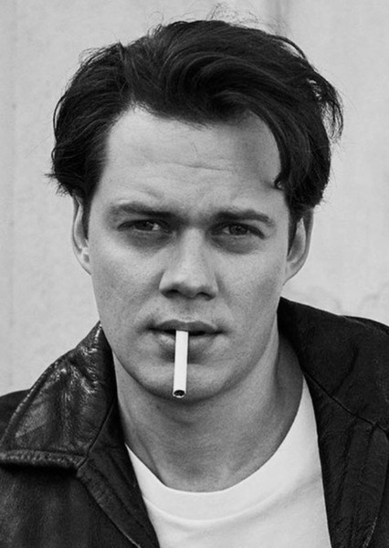 Bill Skarsgård photo