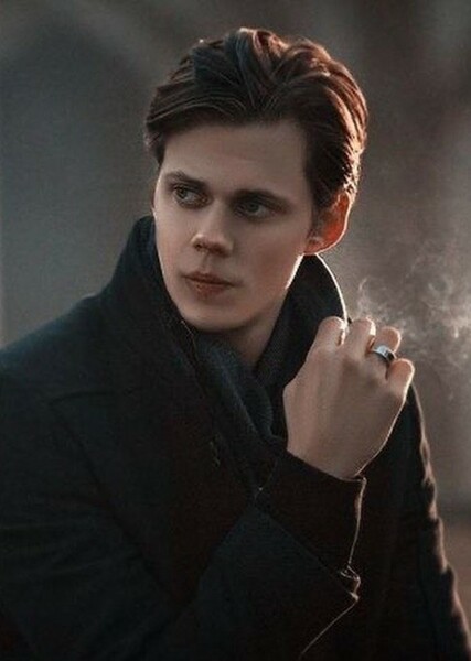 Bill Skarsgård photo