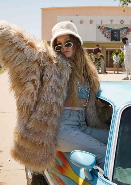 Billie Lourd photo