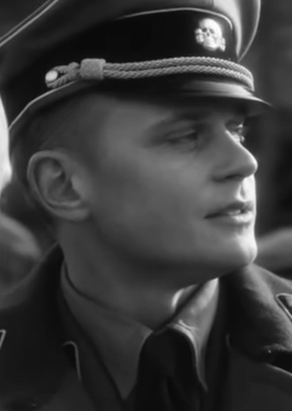 Billy Magnussen photo